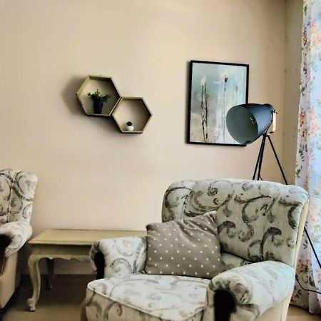 Cs50 Alojamiento 1 Dormitorio Monforte De Lemos Hotell Exteriör bild