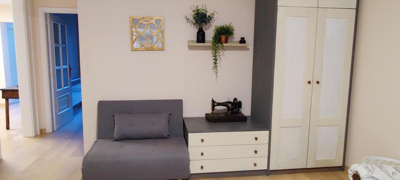 Cs50 Alojamiento 1 Dormitorio Monforte De Lemos Hotell Exteriör bild